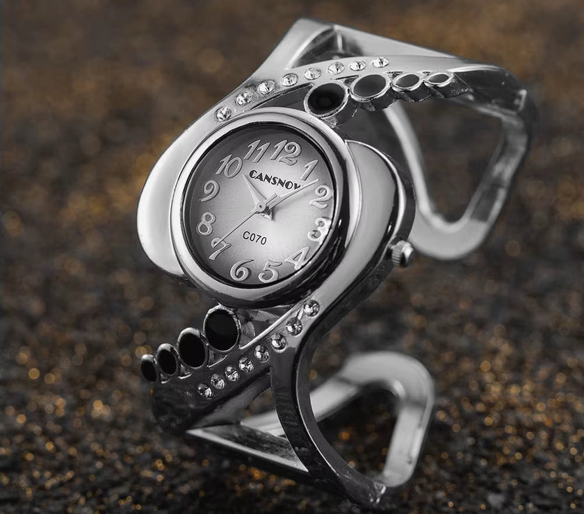 Special Fashion Female Watches Women Bracelet Watch Quartz Crystal Luxury Reloj Rhinestone Eleagnt Mujer Saati Feminino Relogio