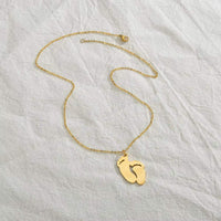 Lateefah Hot Selling Accessories Stainless Steel Laser Engraved Baby Name Necklace Pendant Simple Smooth Foot Jewelry